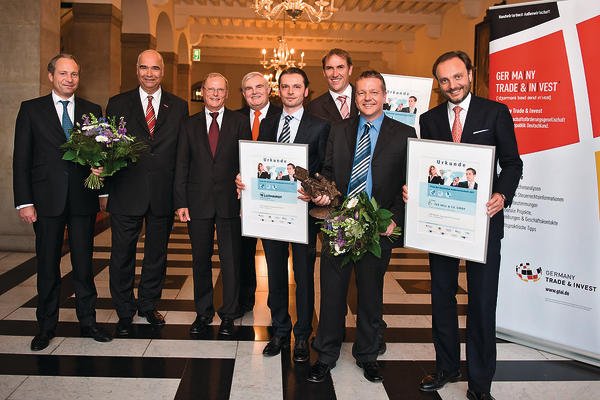 Kentzler überreicht Kiess den Preis der Deutschen Außenwirtschaft 2011