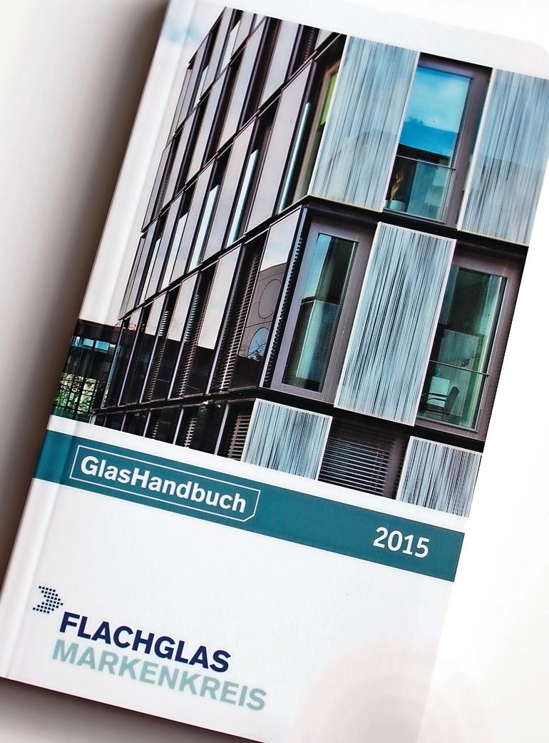 Druckfrisch oder digital: Das GlasHandbuch 2015