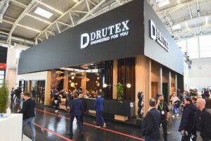 Drutex präsentiert Fenstersystem Iglo Energy Alucover