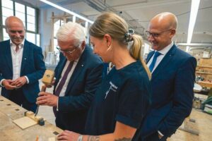 Holzmanufaktur Rottweil erhält Seifriz-Preis für Innovation im Denkmalschutz